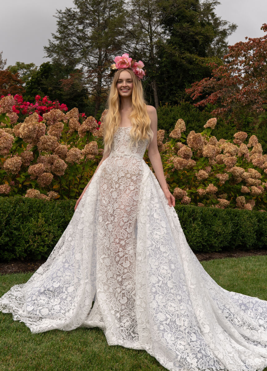 2023 Wedding dress trends: transparent details by Reem Acra