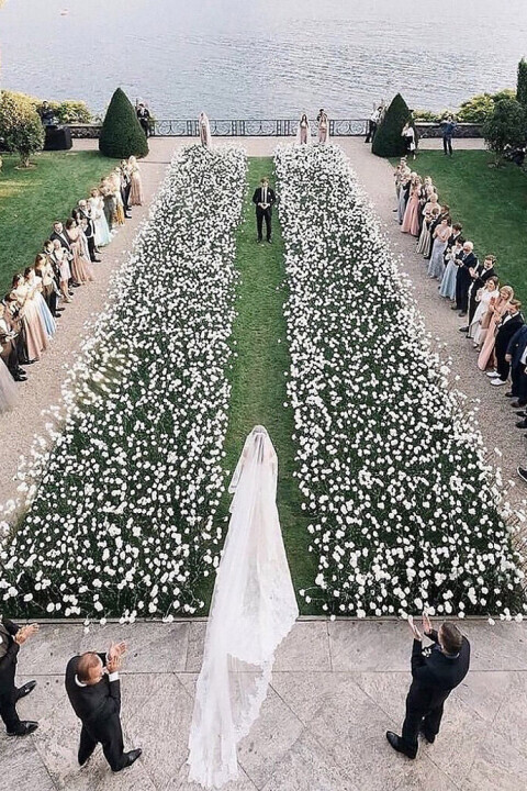 30 Unusual Wedding Aisle Set-Ups