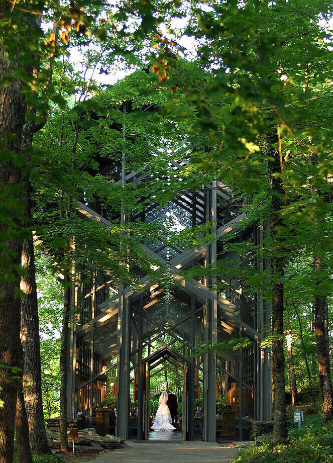 Adventurous Wedding Venues: A wedding at Thorncrown Chapel.