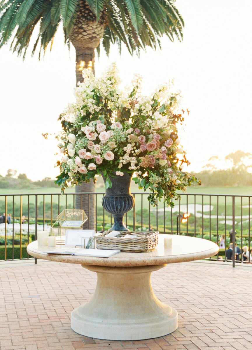 Golf Course Wedding Venues: A massive bouquet greeting guests at a golf course wedding.