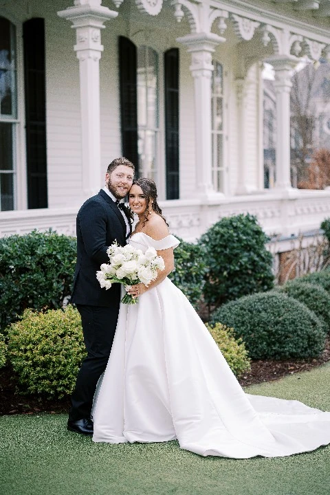 A Classic Wedding for Bella  and Brad 