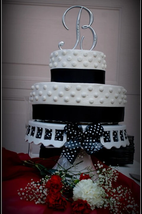 Red Riding Hood's Custom Cakes & Catering