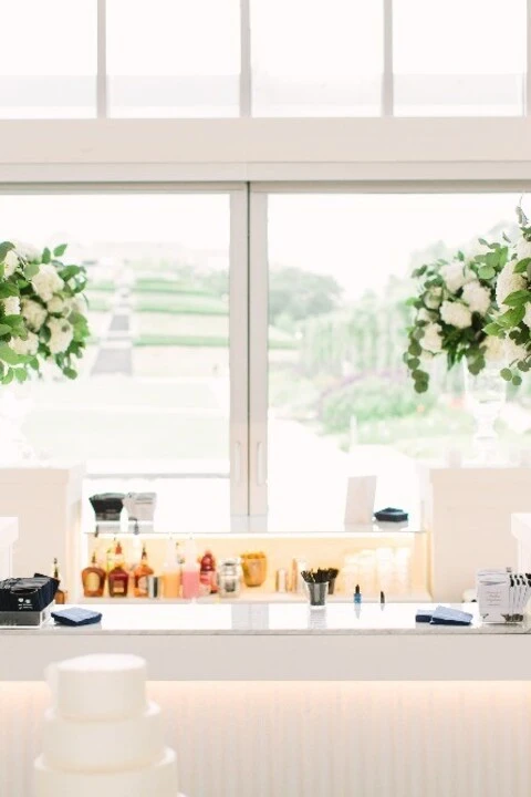 A Classic Wedding for Amanda and Matt