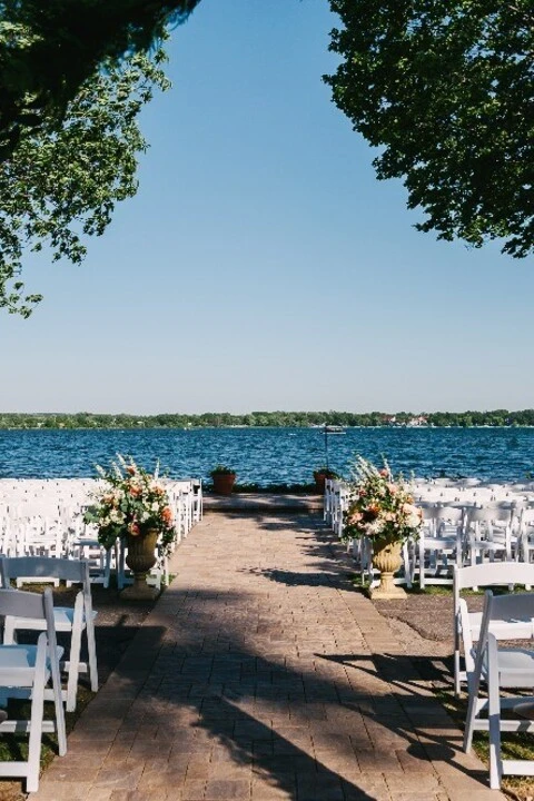 An Outdoor Wedding for Leigh and Danny