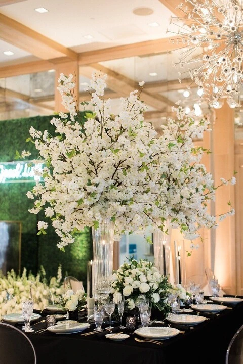 A Glam Wedding for Lyndsey and Magellan