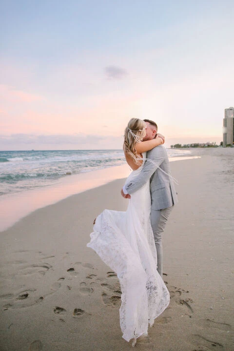 The Singer Oceanfront Resort, Curio Collection by Hilton 