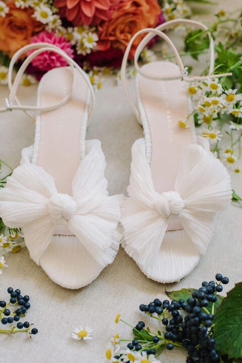 A Beach Wedding for Isabel and Tony