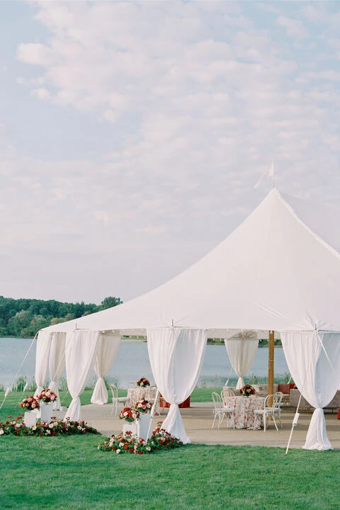 An Backyard Wedding for Stevie and Scott 