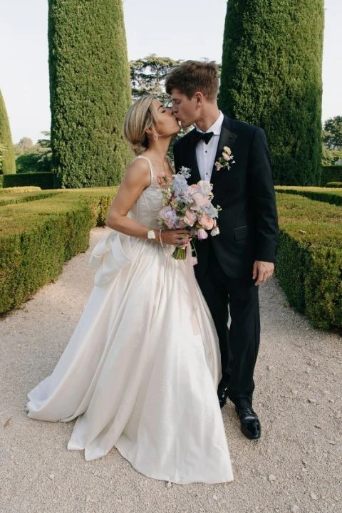 A Pastel Wedding for Ellen and Will