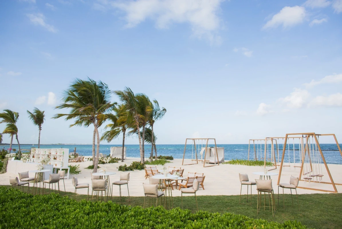 A Beach Wedding for Taylor and Tomas