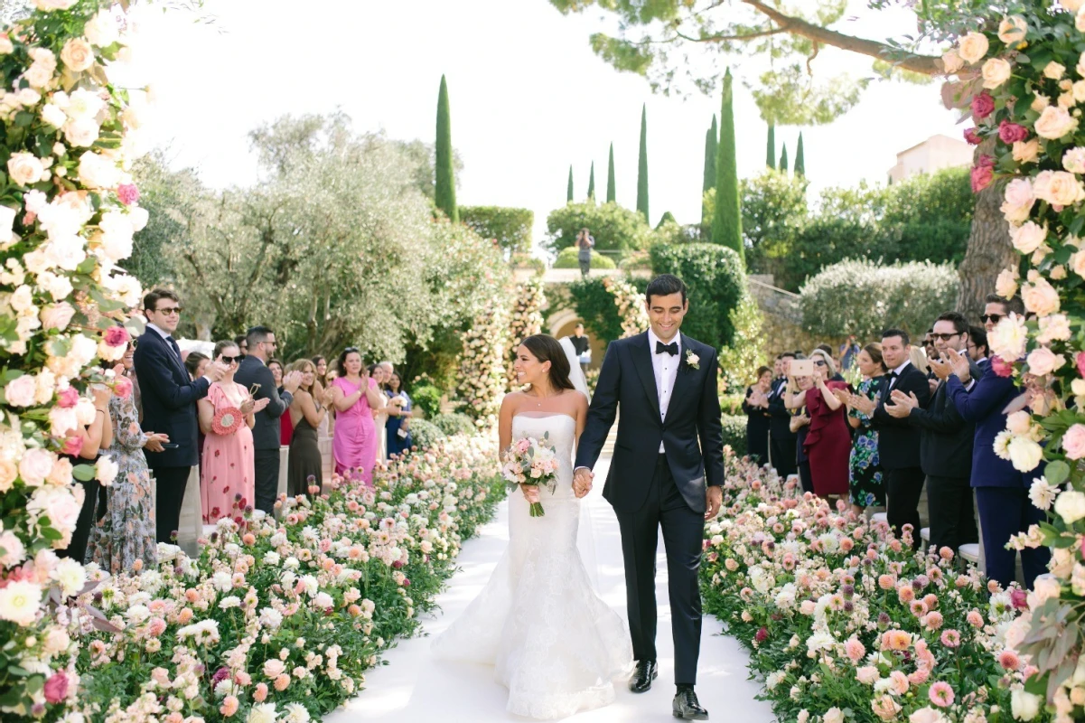 A Garden Wedding for Aymara and Giovanni