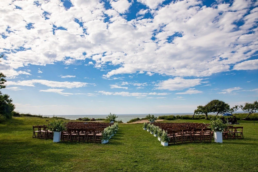 An Outdoor Wedding for Genevieve and Sam