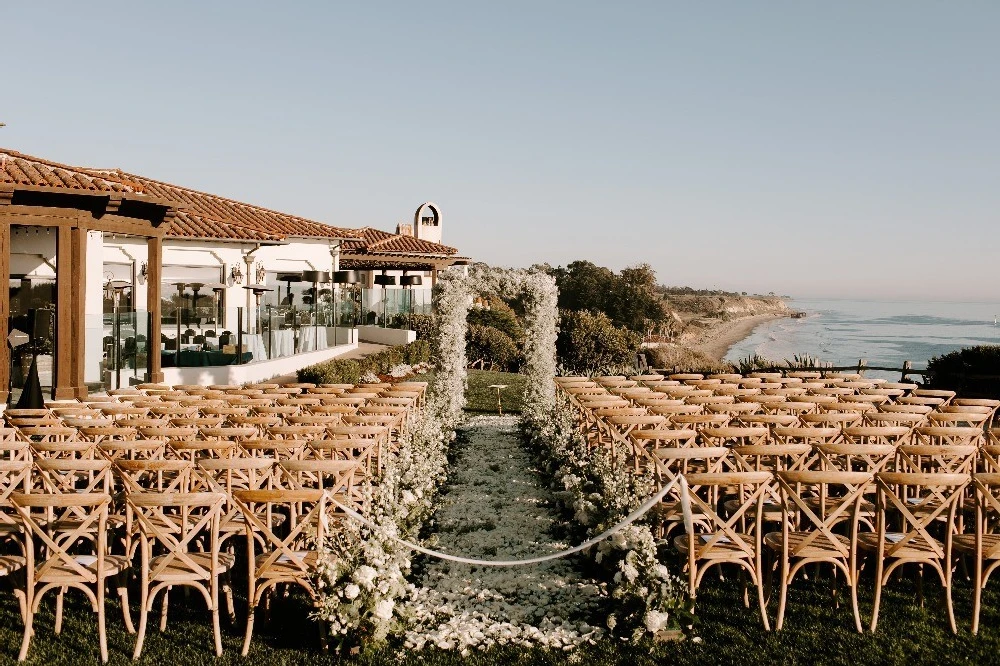 A Classic Wedding for Caitlin and Robert