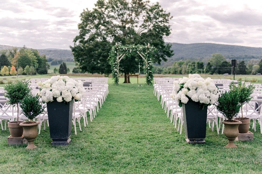 A Formal Wedding for Meredith and Griffin