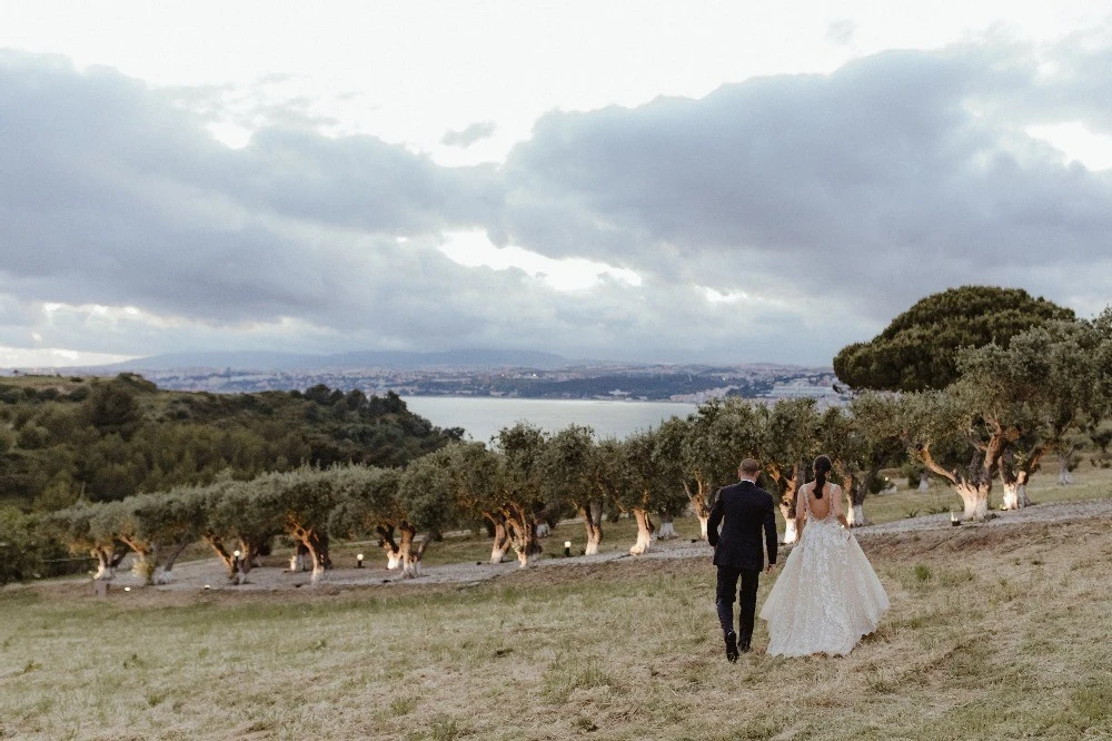 An Outdoor Wedding for Elizabeth and David