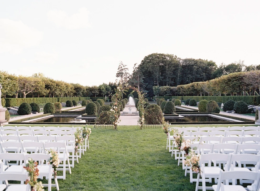 A Garden Wedding for Alyssa and Paul