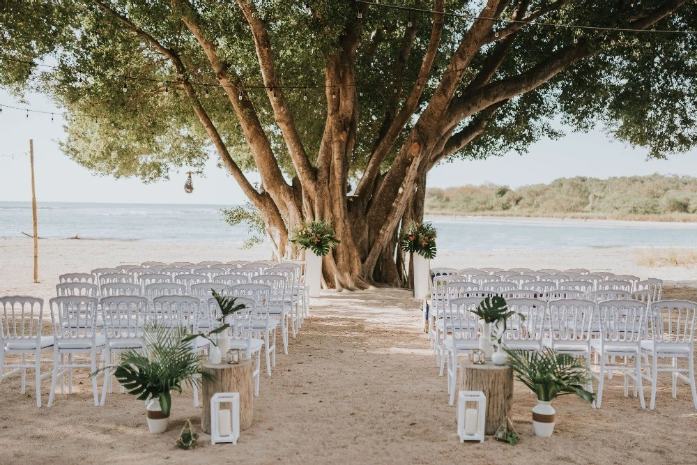 A Beach Wedding for Areli and Jorge