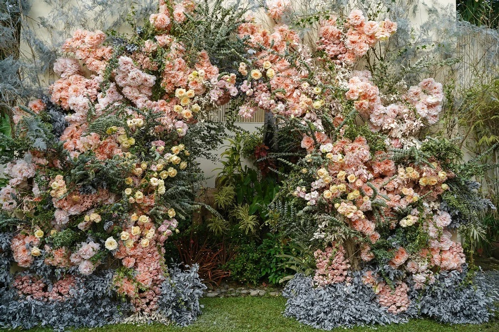 A Garden Wedding for Patricia and Lester