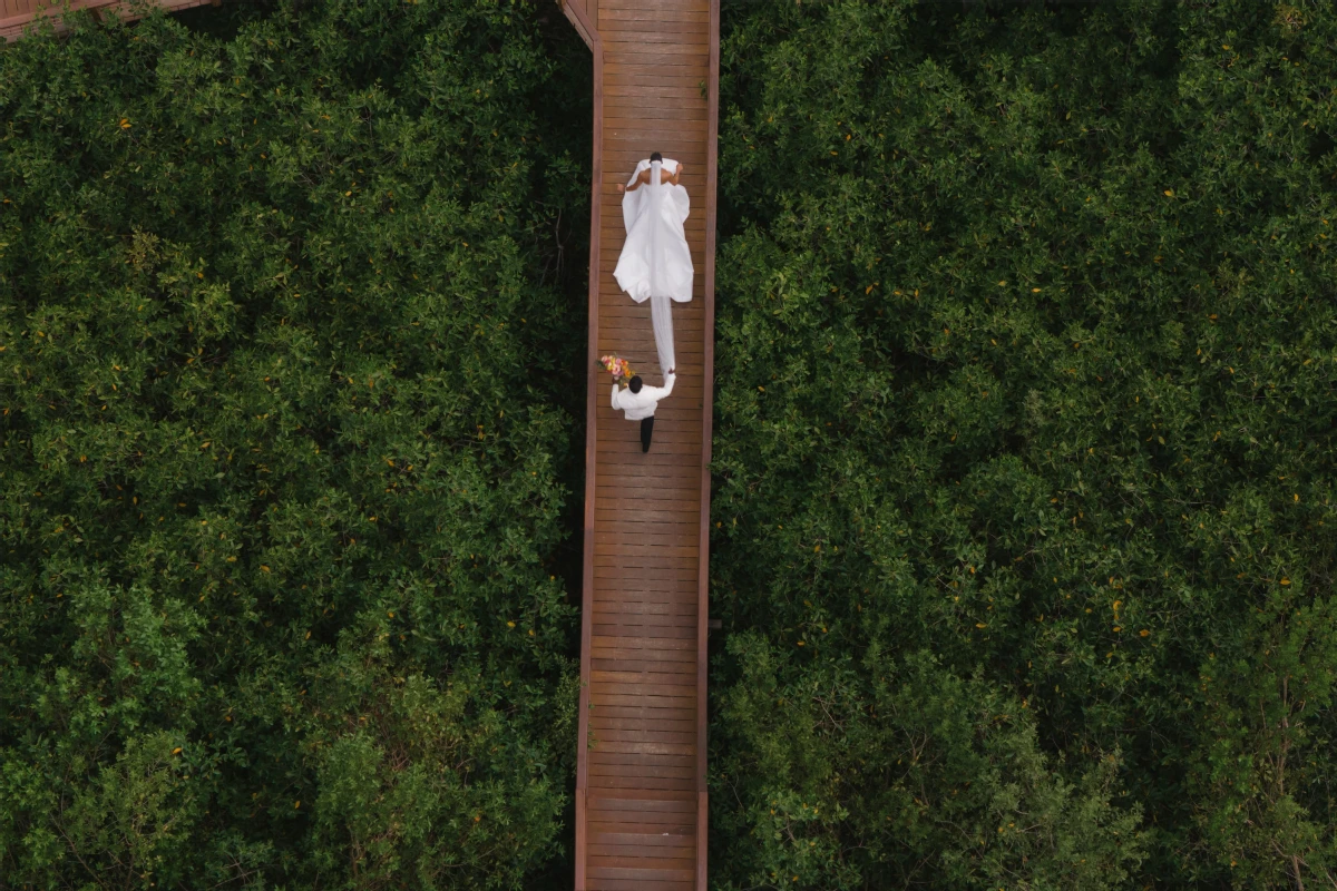 A Beach Wedding for Christopher and Amanda