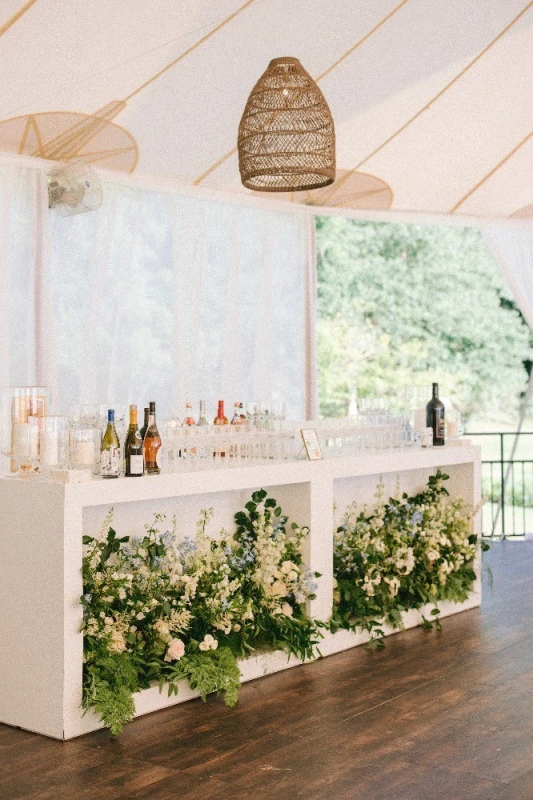 A Classic Wedding for Clare and Riley