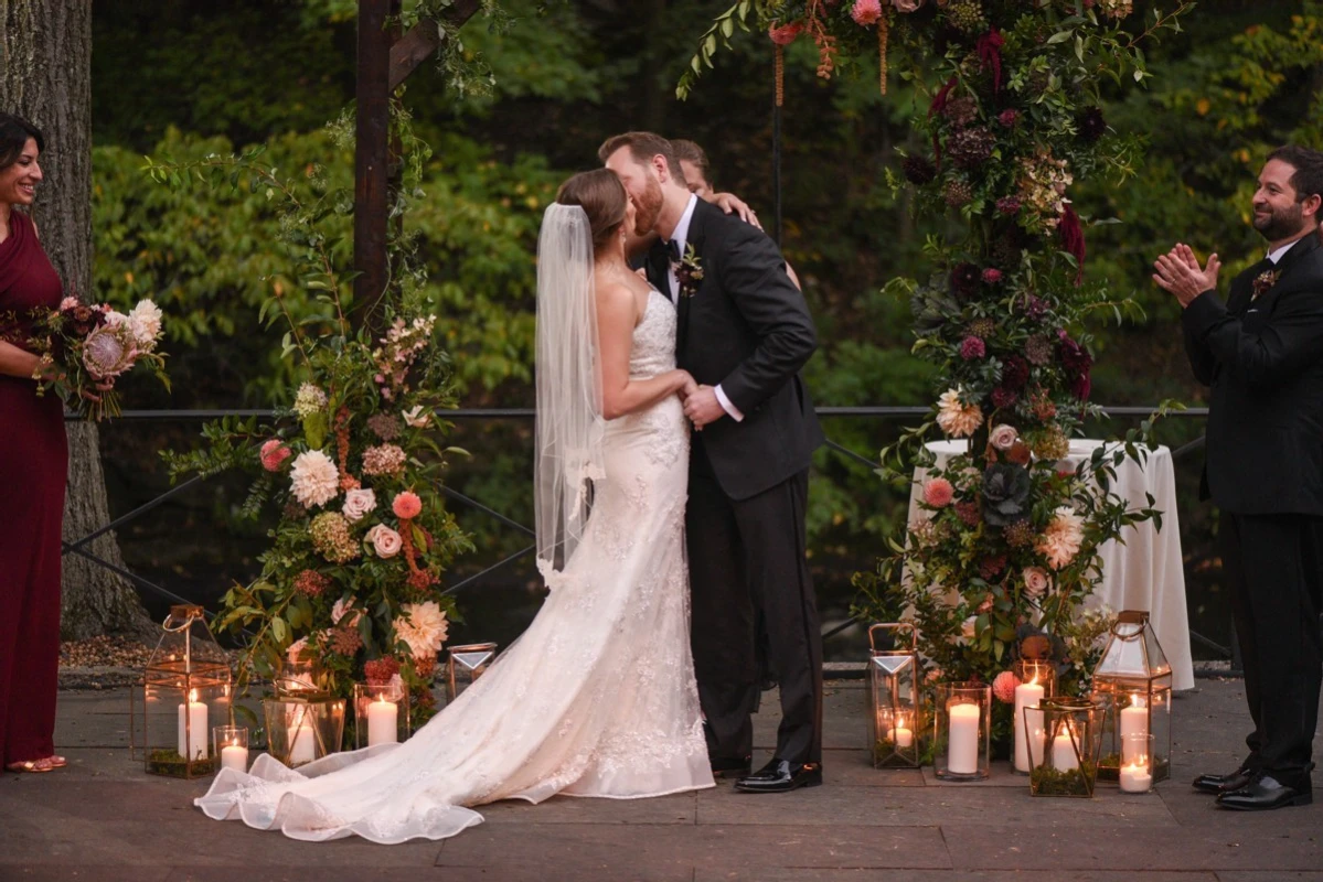 A Classic Wedding for Olivia and Steve