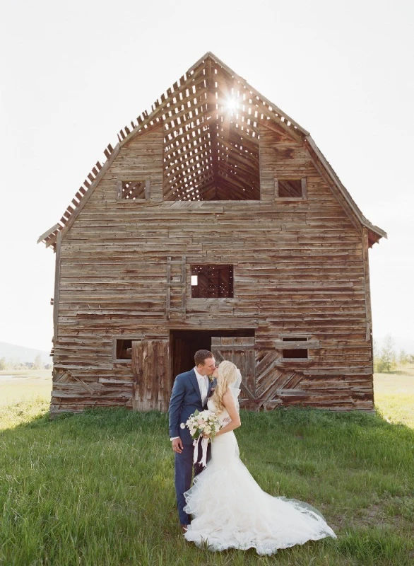 A Rustic Wedding for Loreley and Dj