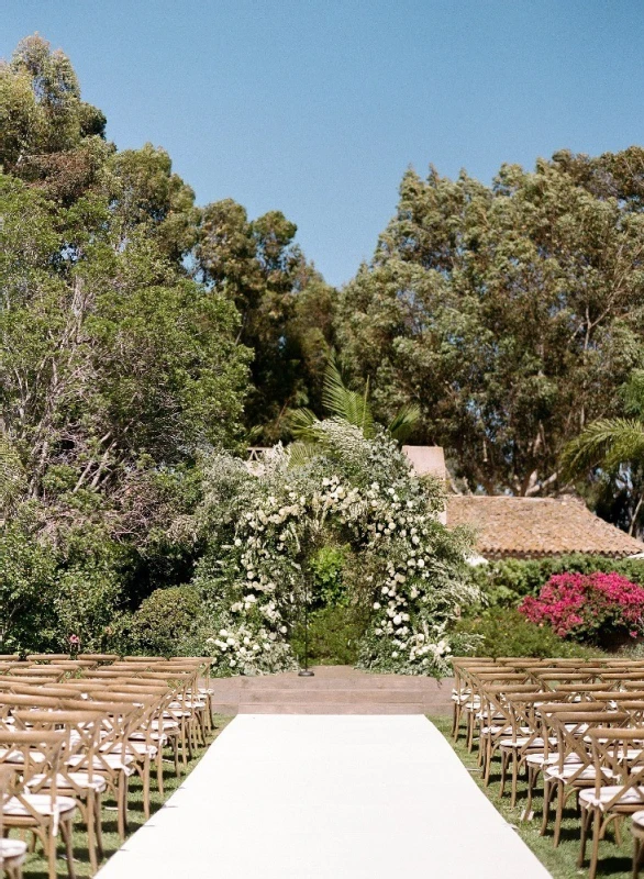 An Outdoor Wedding for Liv and Daria