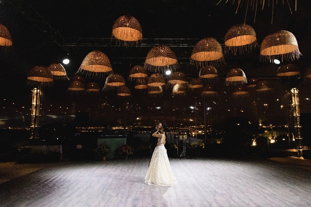 An Outdoor Wedding for Elizabeth and David