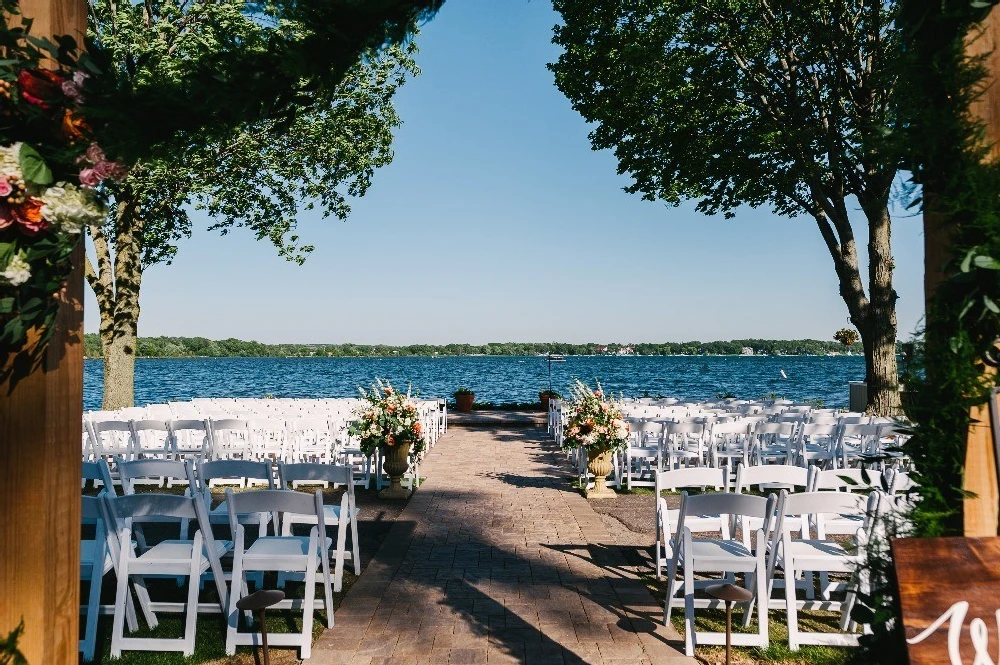 An Outdoor Wedding for Leigh and Danny