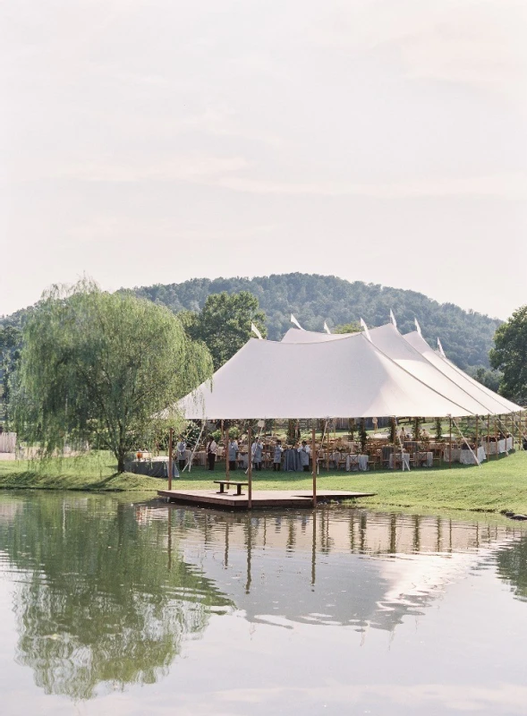 A Classic Wedding for Caroline and Cole