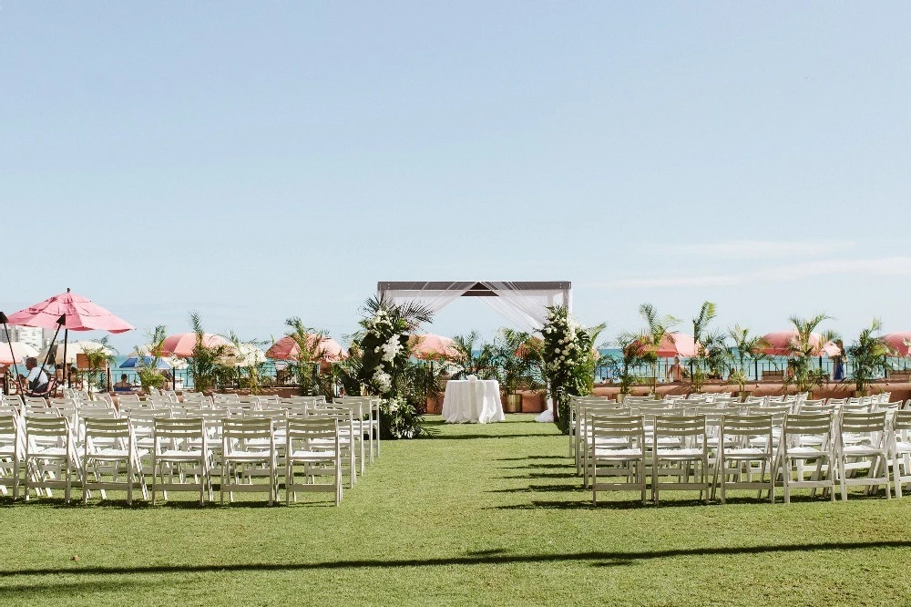 A Beach Wedding for Victoria and Daniel