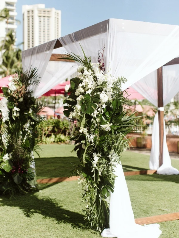 A Beach Wedding for Victoria and Daniel