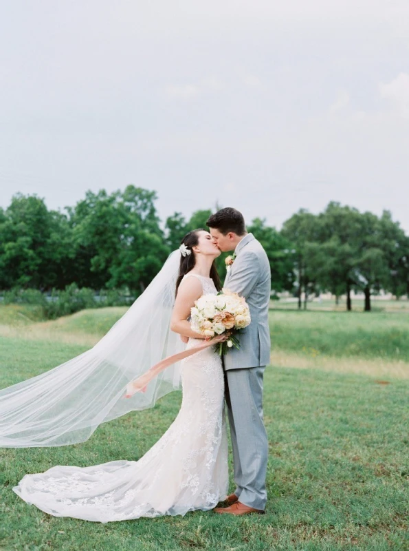 A Classic Wedding for Janie and Christian