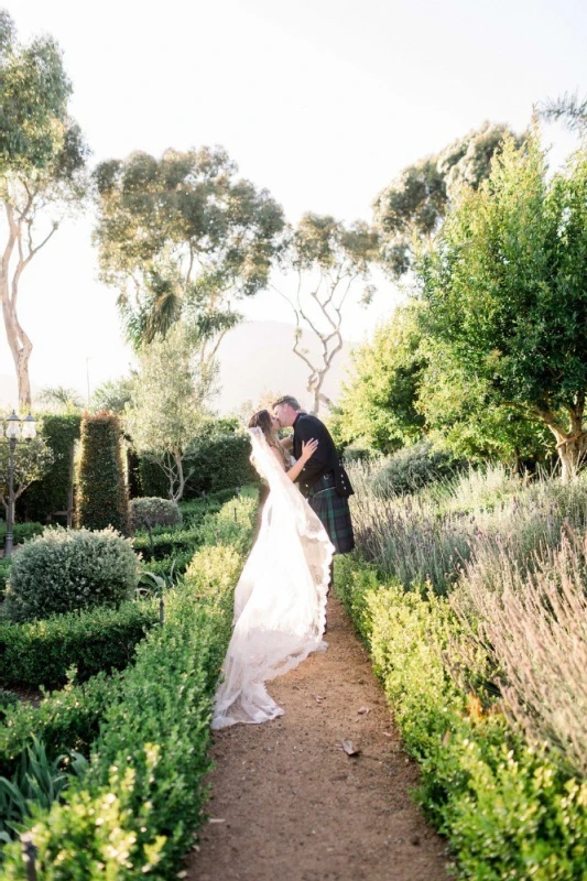 An Outdoor Wedding for Theresa and Gordon