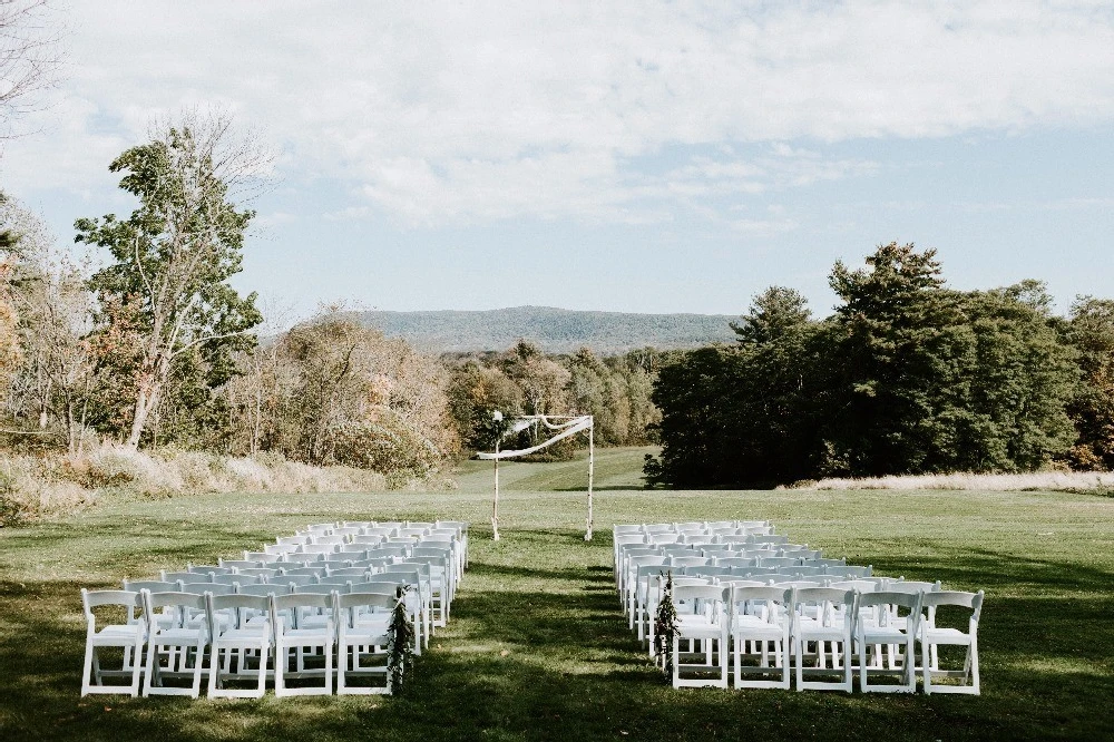 A Classic Wedding for Ashley and Simon