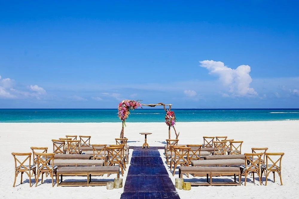 A Beach Wedding for Taylor and Bobby