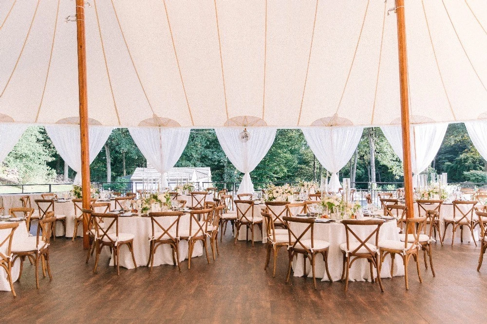 A Classic Wedding for Clare and Riley