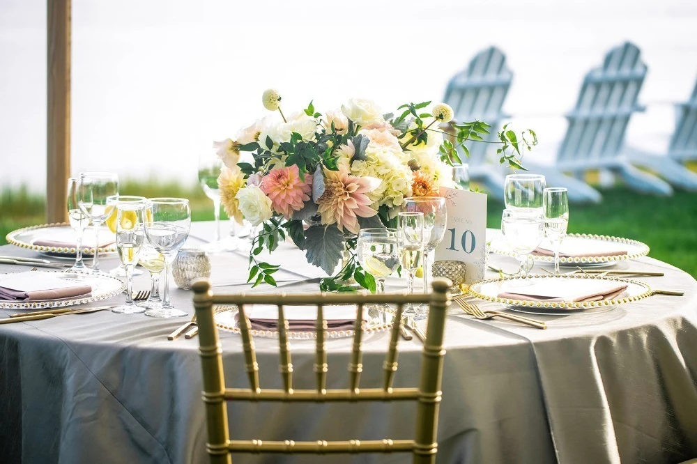 A Classic Wedding for Liz and Leo