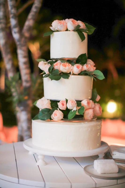 A Beach Wedding for Taylor and Tomas