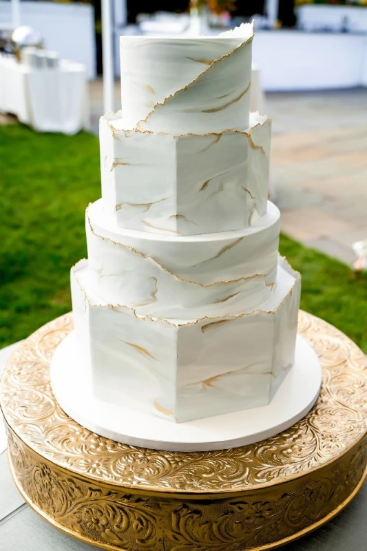 A Classic Wedding for Liz and Leo