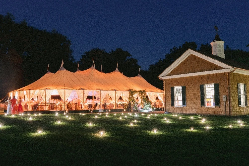 A Classic Wedding for Clare and Riley