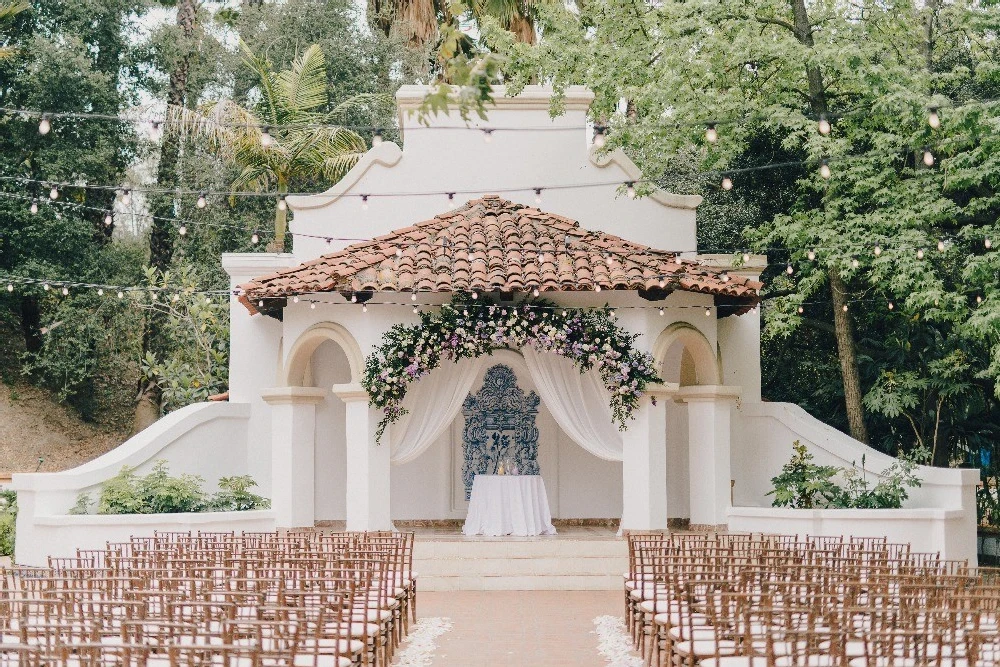 A Classic Wedding for Anna and Dudley