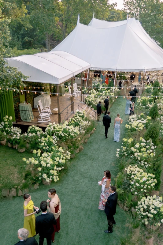 A Classic Wedding for Abigail and Henry