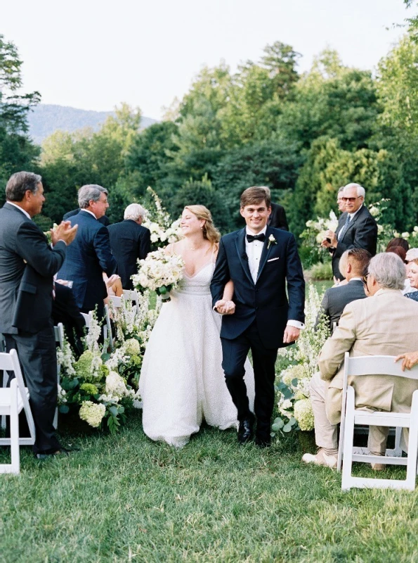 A Classic Wedding for Erin and Zach