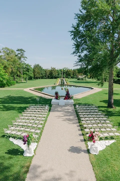 A Wedding That Gave Pale Provence a Pop of Plum
