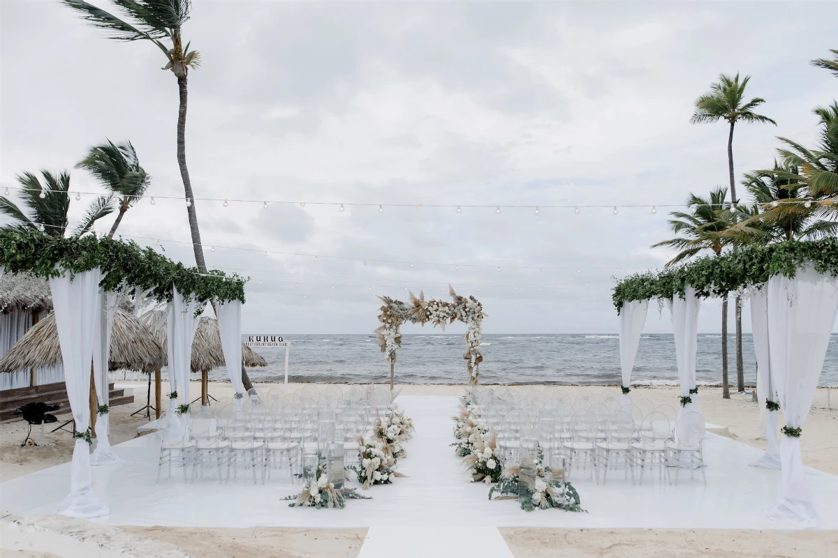 A Beach Wedding for Alena and Niko