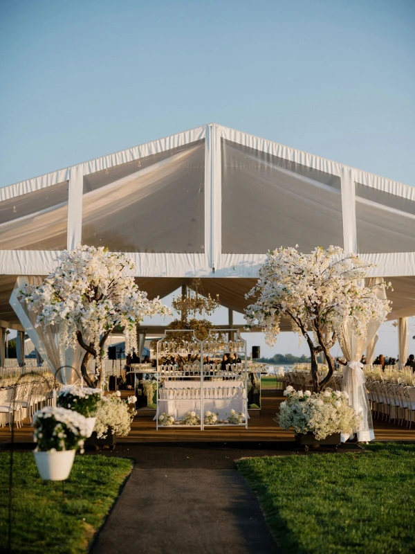 A Forest Wedding for Alexandra and Richard