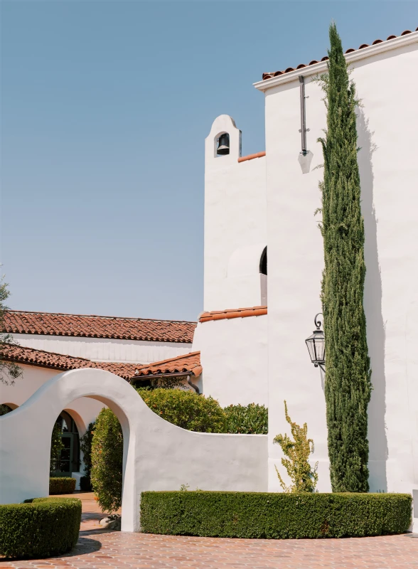 An Outdoor Wedding for Alicia and Taylor