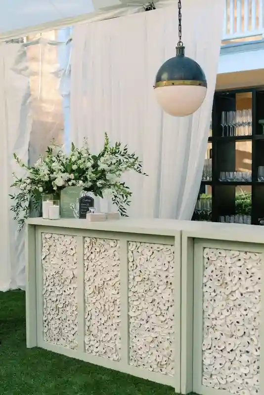 A Classic Wedding for Allison and Dom