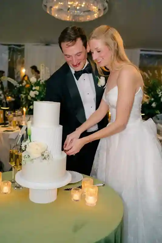A Classic Wedding for Allison and Dom